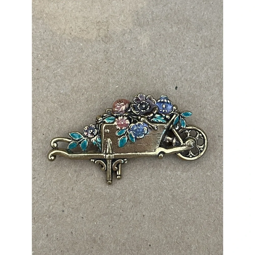 Vintage Gold-Toned Wheelbarrow Floral‎ Brooch Pin Gardener 2